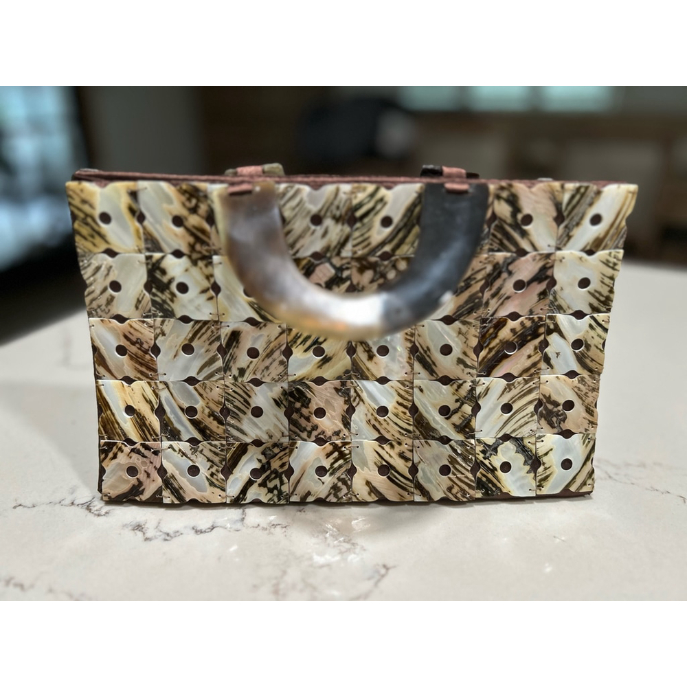 NEW Summer Beachy Shell Mother of Pearl Lined Clutch 10”x6”